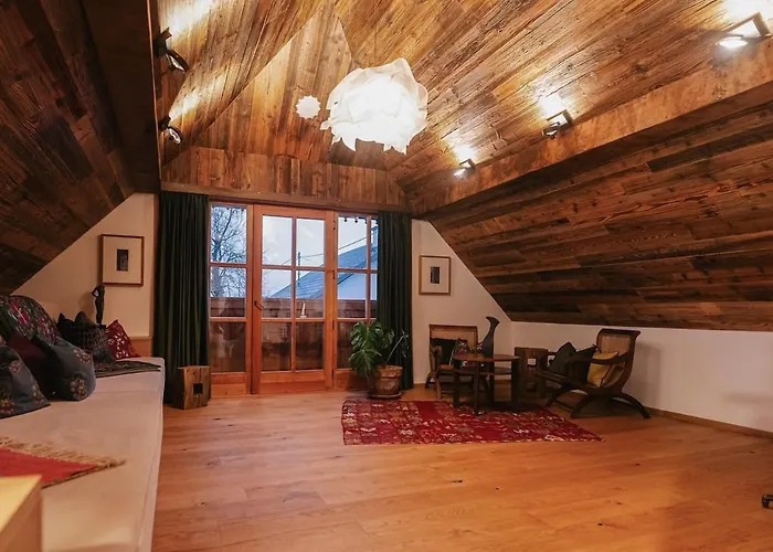 Novak -modern Barn Loft Dvor