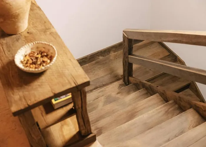 Novak -modern Barn Loft Daire Dvor