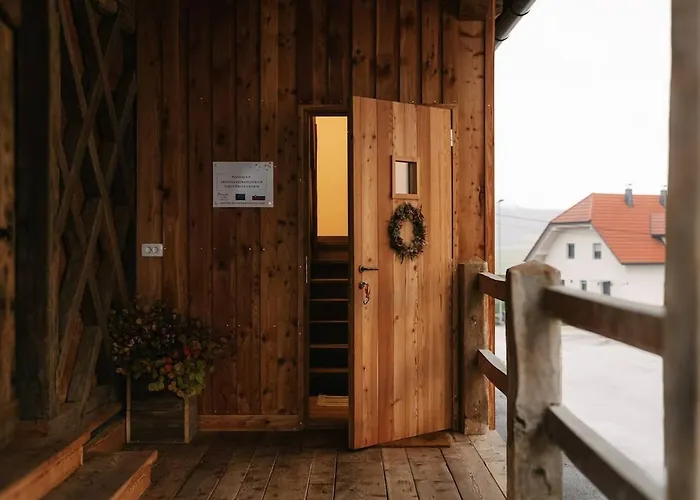 Novak -modern Barn Loft Dvor